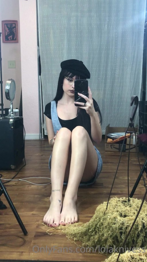 Lolaxyummy Brown Eyes Influencer Twitcher Female Huge Ass Xer Showing Pussy Black Hair Gamer Teasing Tweeter Caucasian Curvy Body Horny Adult Content Creator