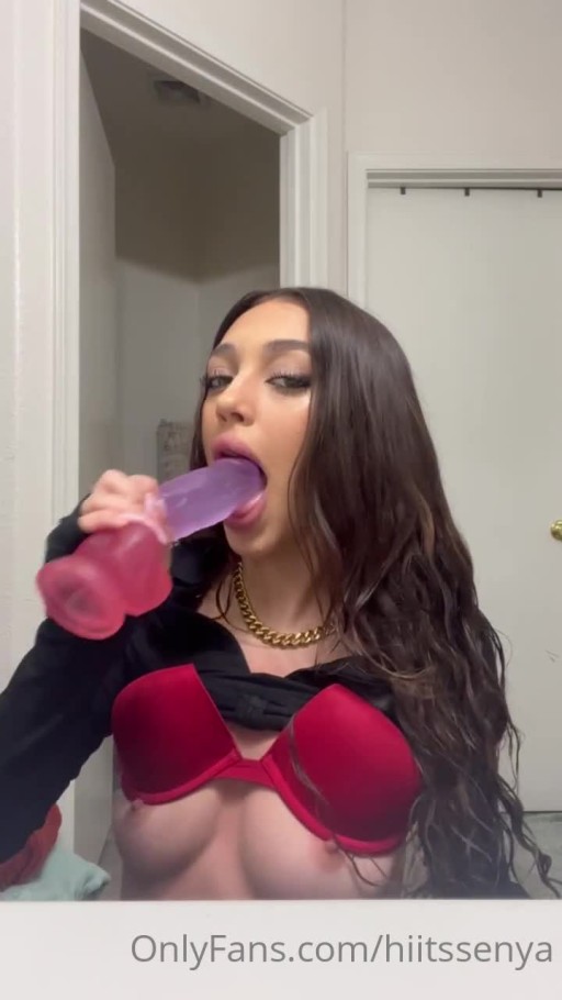 Hiitssenya Bisexual Youtuber Small Breasts Onlyfans Model Brown Hair Twitcher Tiktoker Female Caucasian Instagrammer Deepthroat Big Ass Athletic Body Redditor