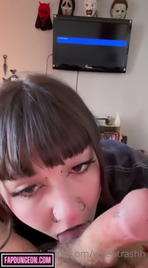 Milkymiyu Goth Bisexual Curvy Body American Sextapes Pornhuber Redditor Nudes Influencer Brown Eyes Female Teen Onlyfans Model Adult Content Creator Fansly