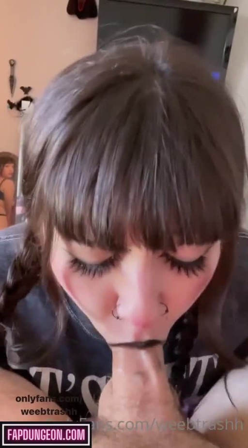 Milkymiyu Goth Bisexual Curvy Body American Sextapes Pornhuber Redditor Nudes Influencer Brown Eyes Female Teen Onlyfans Model Adult Content Creator Fansly