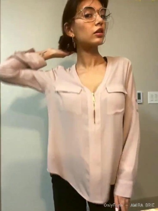 Amira Brie Leaked Strip Brown Hair Female Brown Eyes Adult Content Creator Onlyfans Caucasian Influencer Straight Big Breasts Instagrammer Influencers Selfie