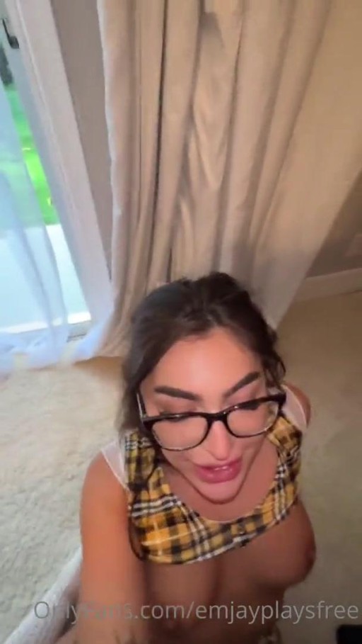 Emily Rinaudo Big Ass Average Body Brown Hair Influencer Big Breasts Onlyfans Internet Personality Instagrammer Adult Content Creator Blue Eyes Influencers Girl