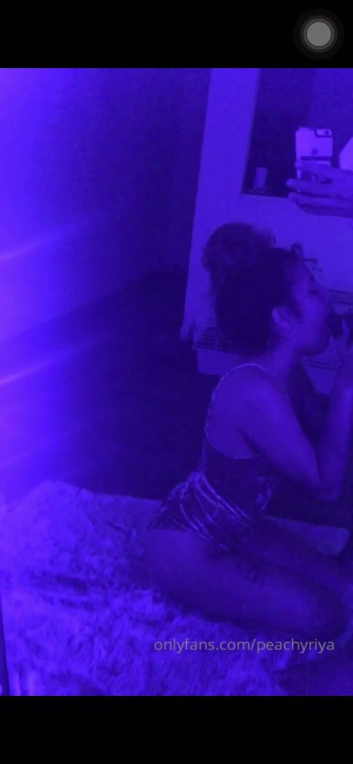 Peachyriya Snapchater Onlyfans Model American Medium Breasts Brown Eyes Big Ass Instagrammer Brown Hair Content Creator Tweeter Onlyfans Fansly Model Influencer