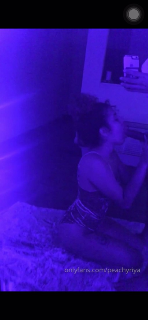 Peachyriya Snapchater Onlyfans Model American Medium Breasts Brown Eyes Big Ass Instagrammer Brown Hair Content Creator Tweeter Onlyfans Fansly Model Influencer