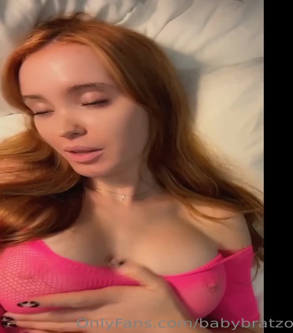 Zoey Luna Tweeter Anal Dildo Dildo American Brown Hair Anal Actress Slim Body Straight Influencer Onlyfans Bisexual Xer Instagrammer Female Green Eyes Dildo