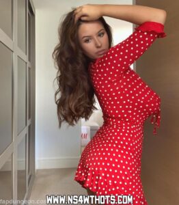 Simonegoodall1 Brown Hair Body Curvy Body Huge Breasts
